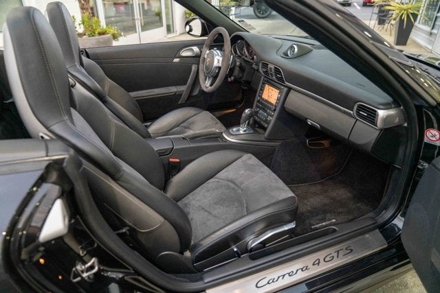 2012 Porsche 911 Carrera 4 GTS