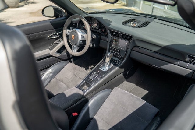 2015 Porsche 911 Carrera GTS