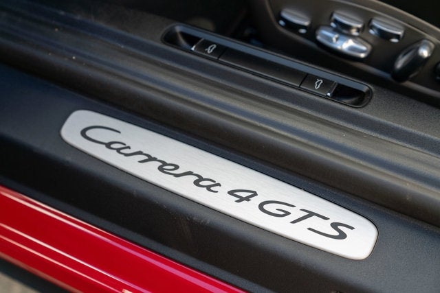 2015 Porsche 911 Carrera 4 GTS