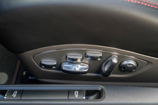 2015 Porsche 911 Carrera 4 GTS