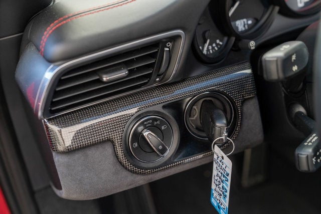 2015 Porsche 911 Carrera 4 GTS