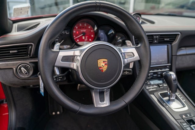 2015 Porsche 911 Carrera 4 GTS