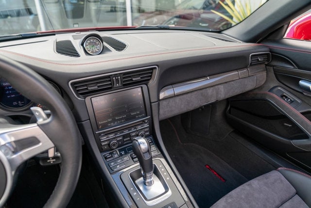 2015 Porsche 911 Carrera 4 GTS