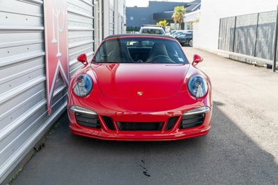 2015 Porsche 911 Carrera 4 GTS