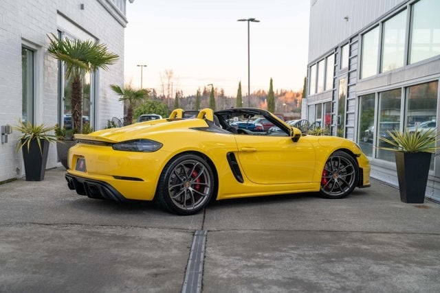 2022 Porsche 718 Spyder Roadster