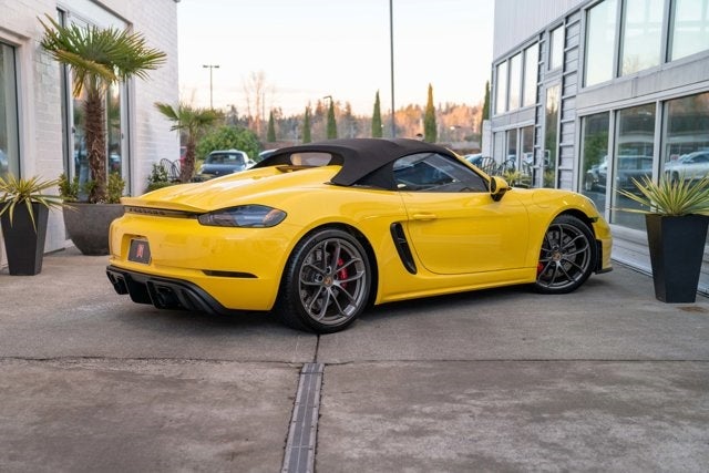 2022 Porsche 718 Spyder Roadster