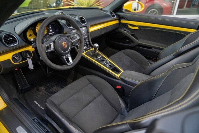 2022 Porsche 718 Spyder Roadster
