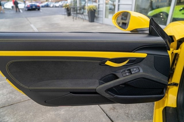 2022 Porsche 718 Spyder Roadster