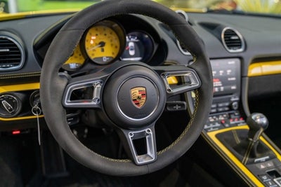 2022 Porsche 718 Spyder Roadster