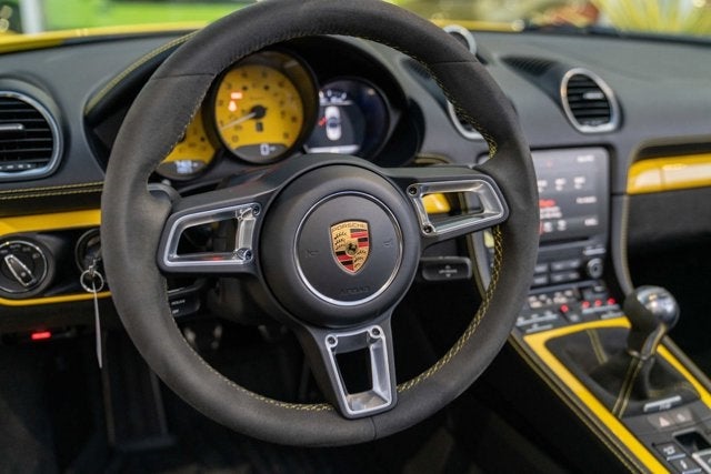 2022 Porsche 718 Spyder Roadster