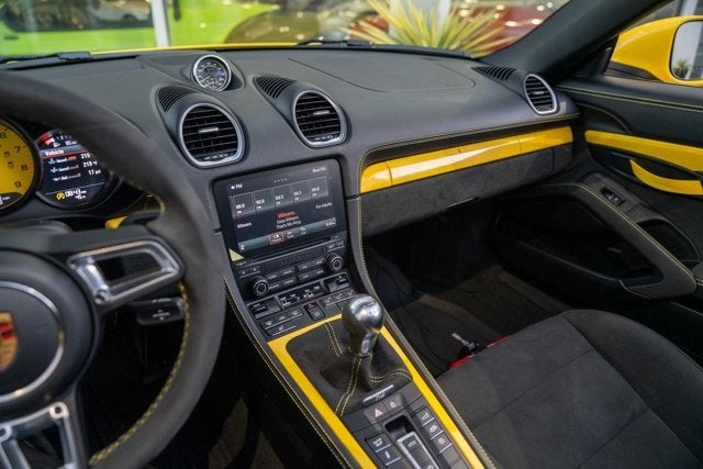 2022 Porsche 718 Spyder Roadster
