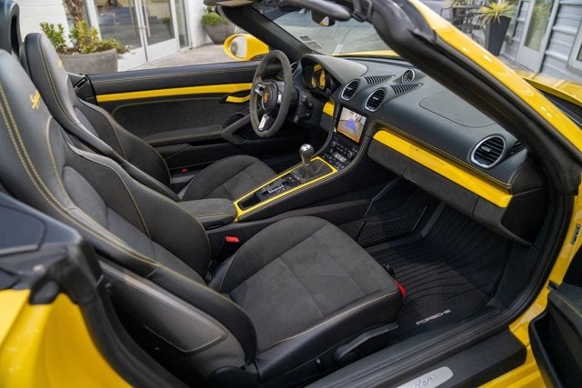 2022 Porsche 718 Spyder Roadster