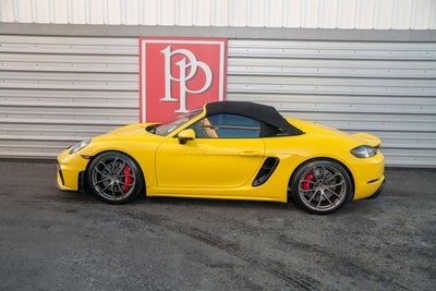 2022 Porsche 718 Spyder Roadster