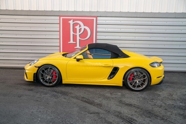 2022 Porsche 718 Spyder Roadster