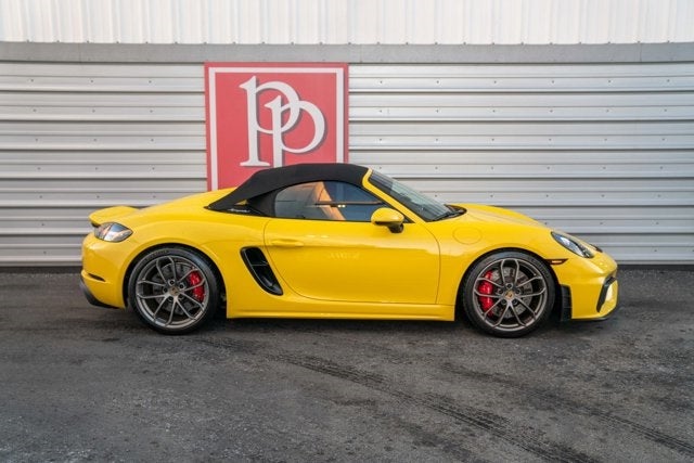 2022 Porsche 718 Spyder Roadster