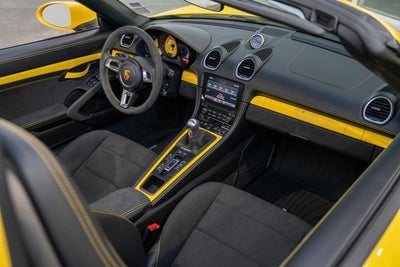 2022 Porsche 718 Spyder Roadster