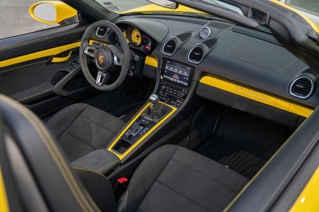 2022 Porsche 718 Spyder Roadster