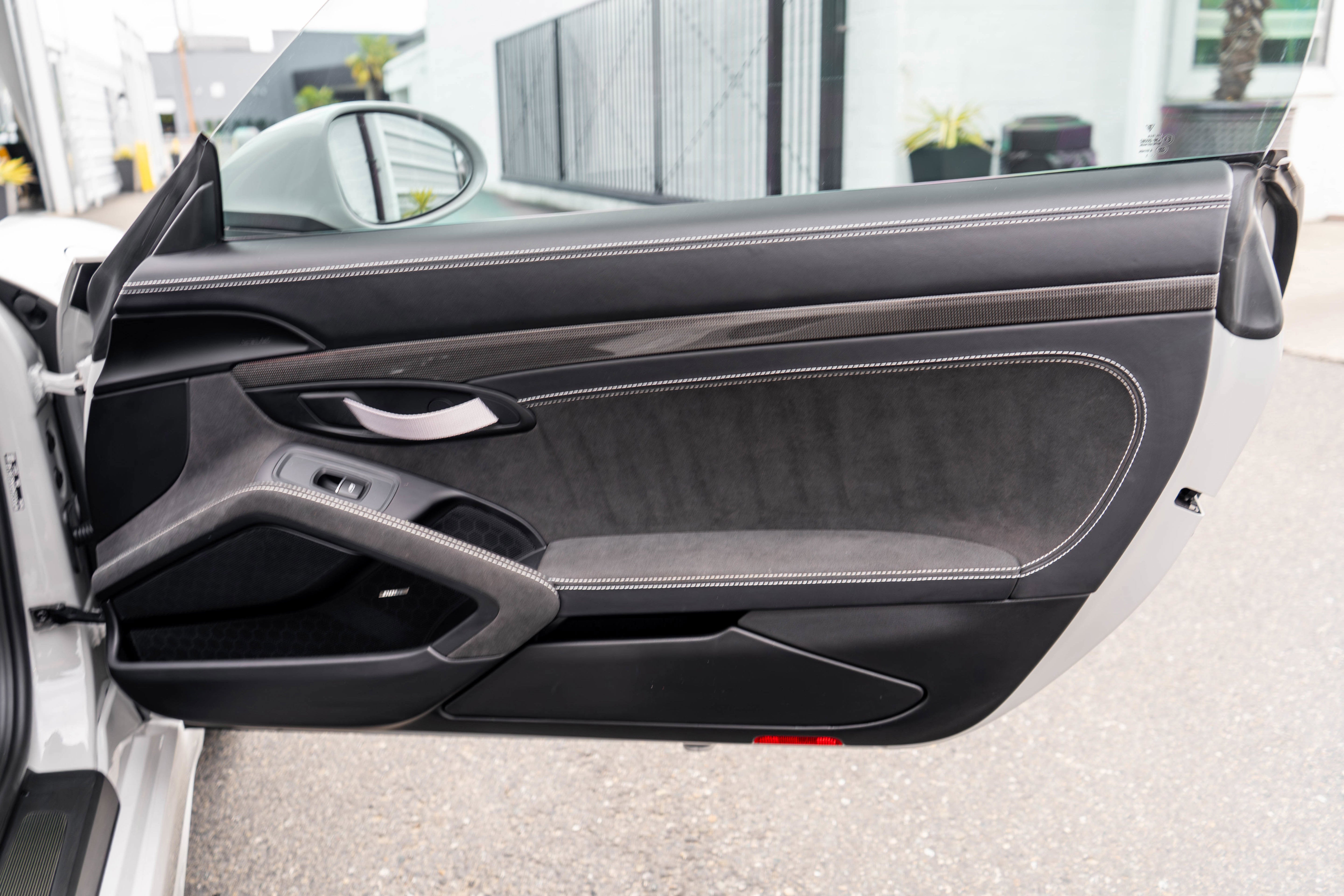2022 Porsche 718 Spyder Roadster