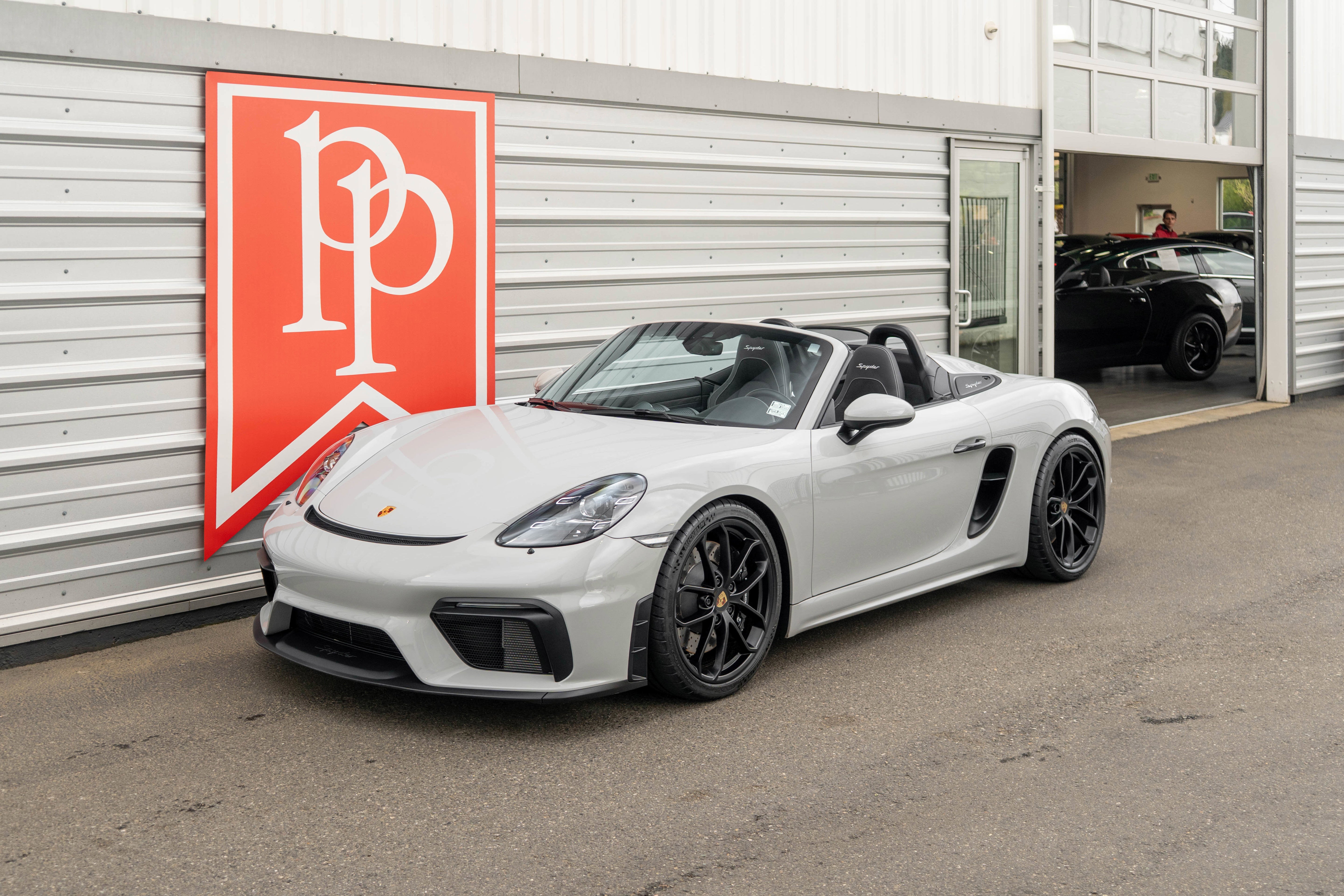 2022 Porsche 718 Spyder Roadster