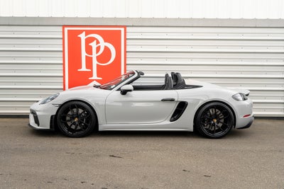 2022 Porsche 718 Spyder Roadster