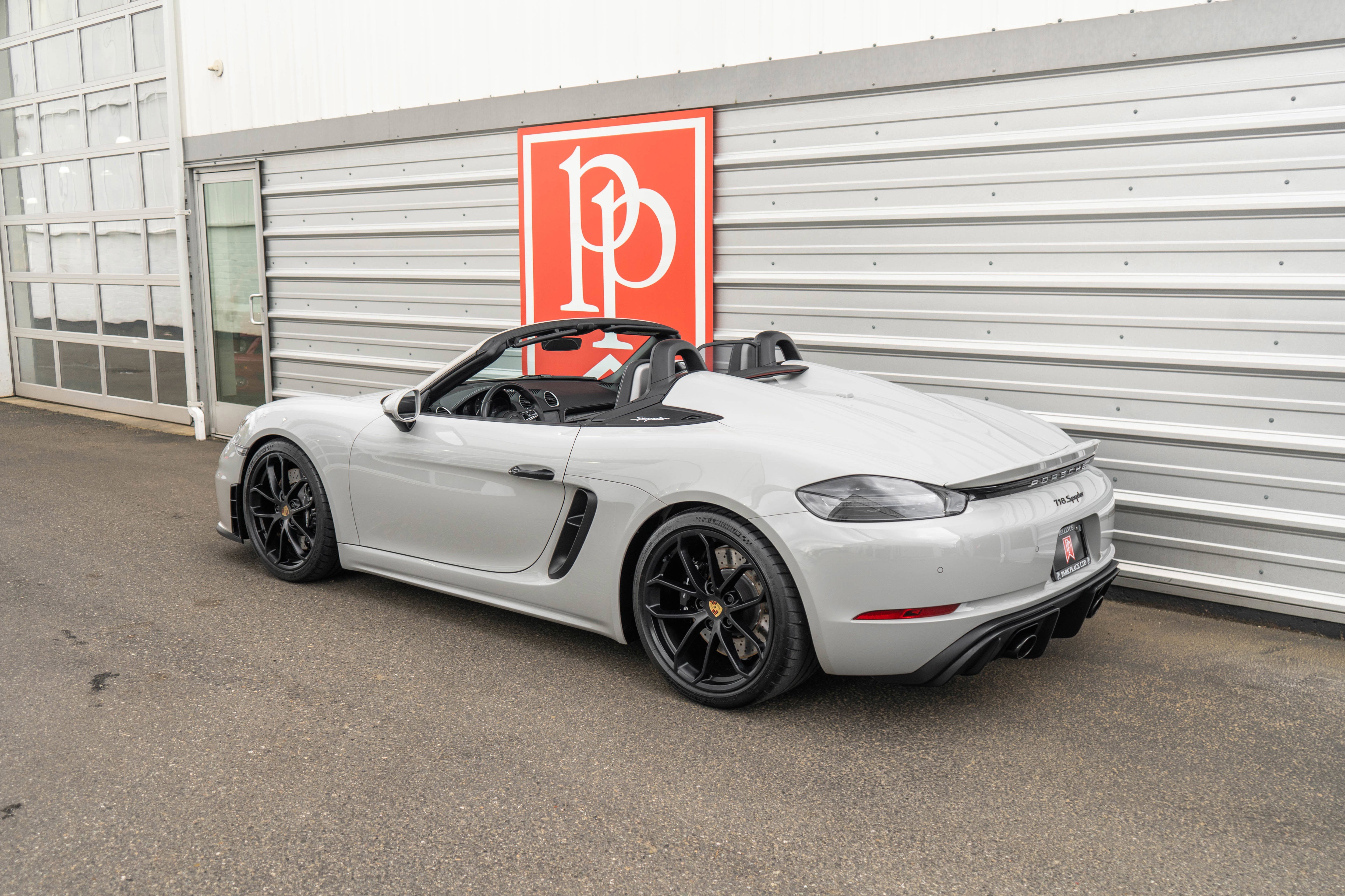 2022 Porsche 718 Spyder Roadster