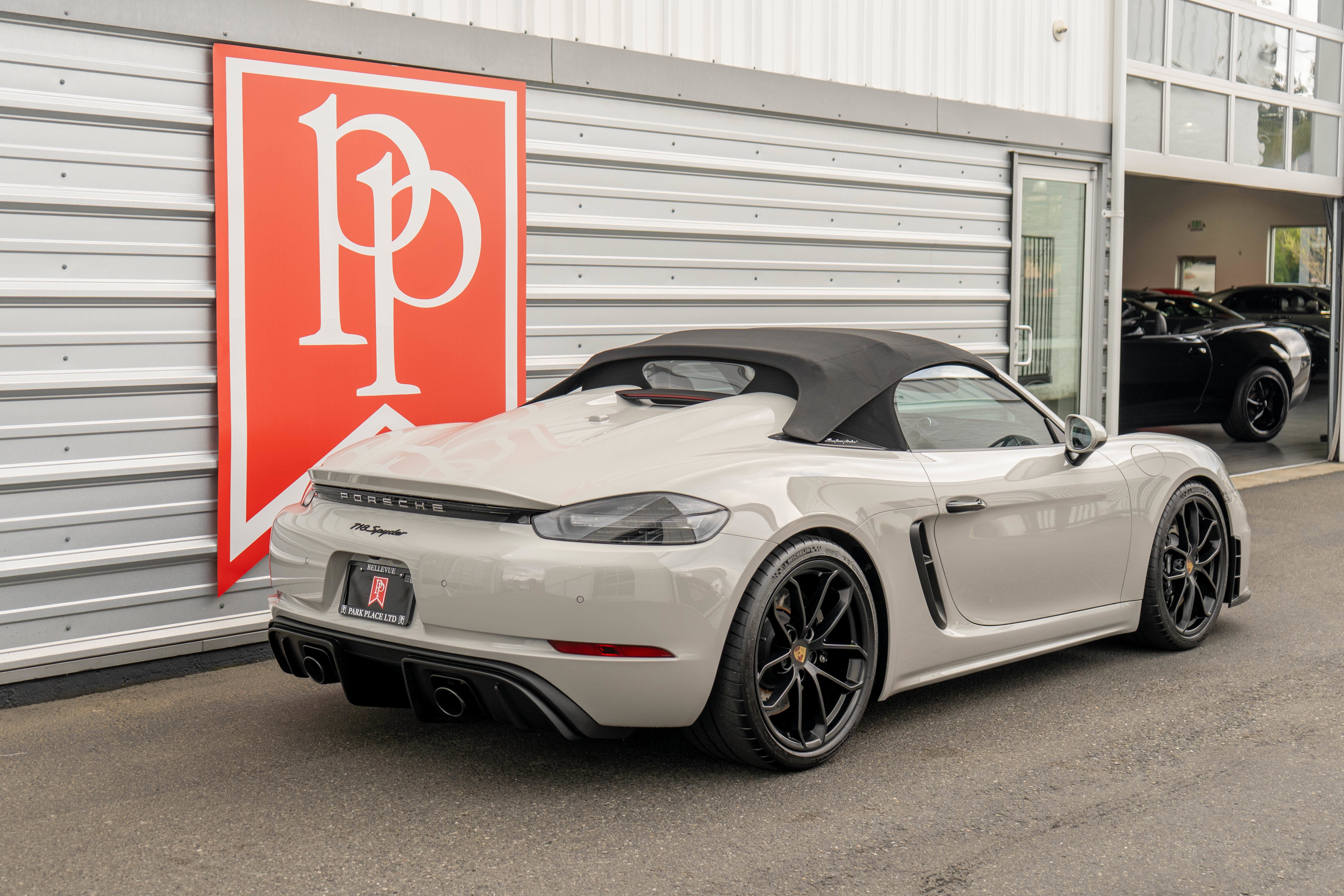 2022 Porsche 718 Spyder Roadster