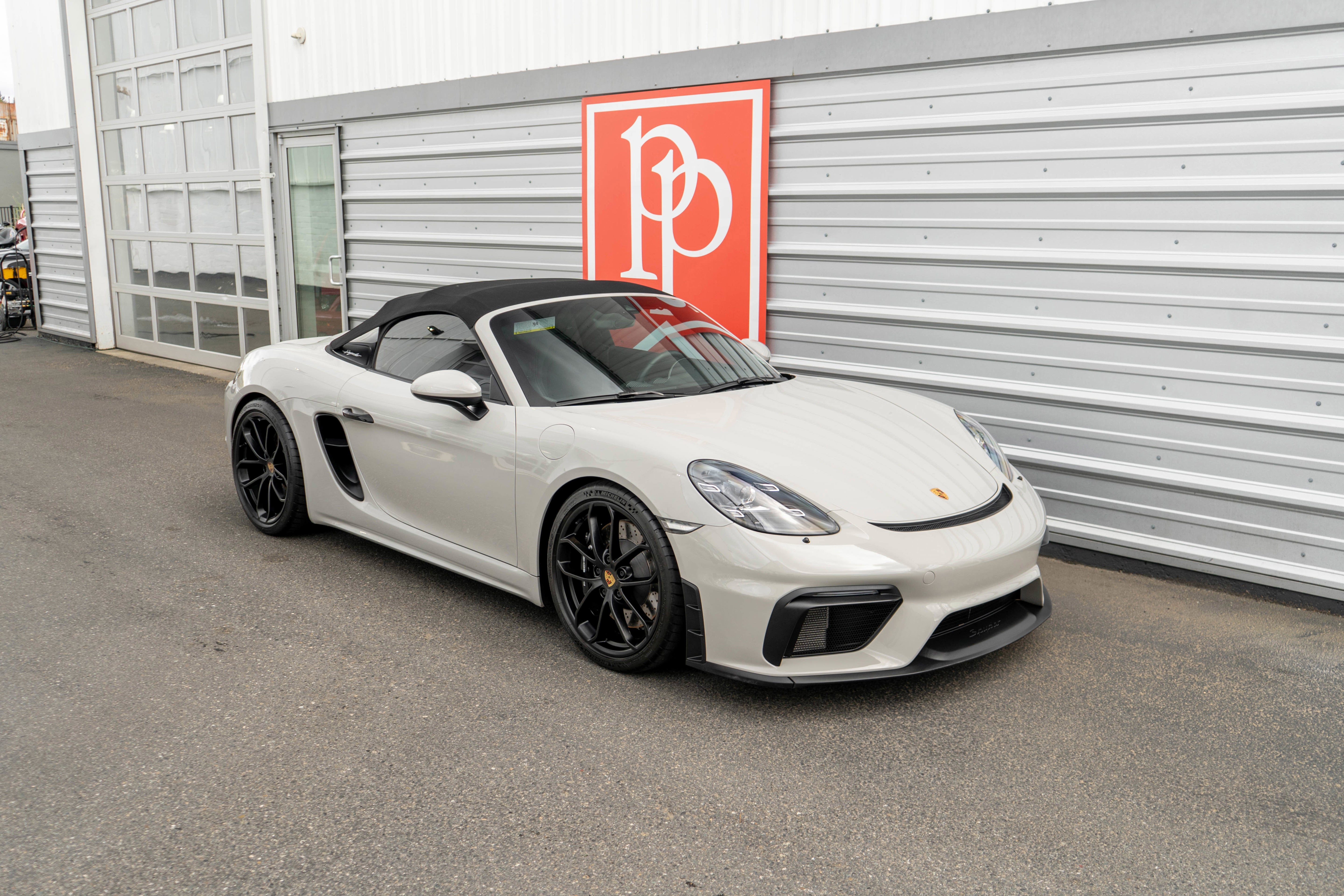 2022 Porsche 718 Spyder Roadster