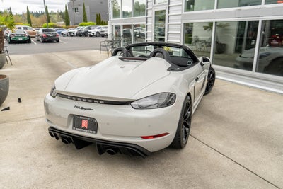 2022 Porsche 718 Spyder Roadster