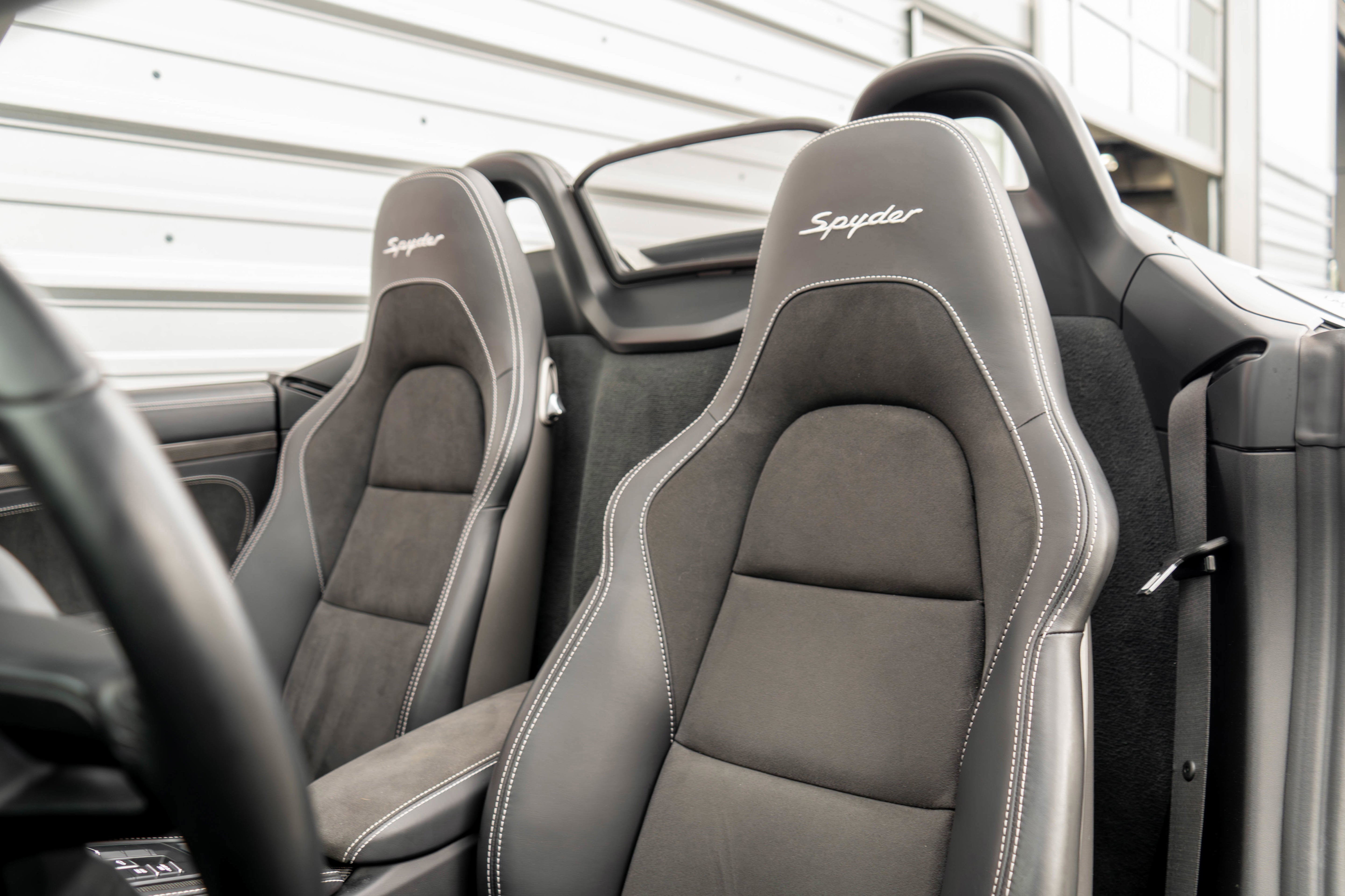 2022 Porsche 718 Spyder Roadster