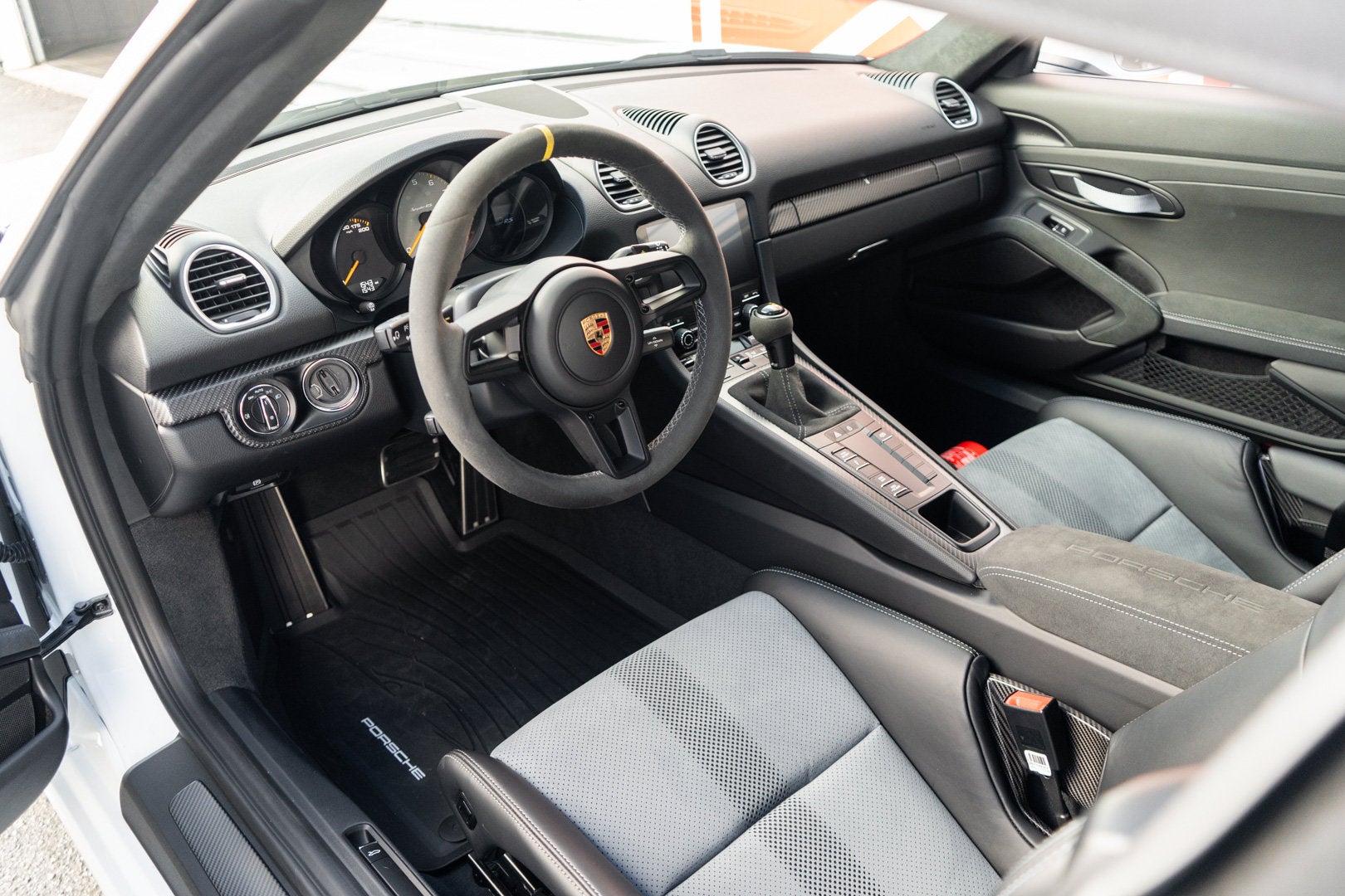 2025 Porsche 718 Spyder RS