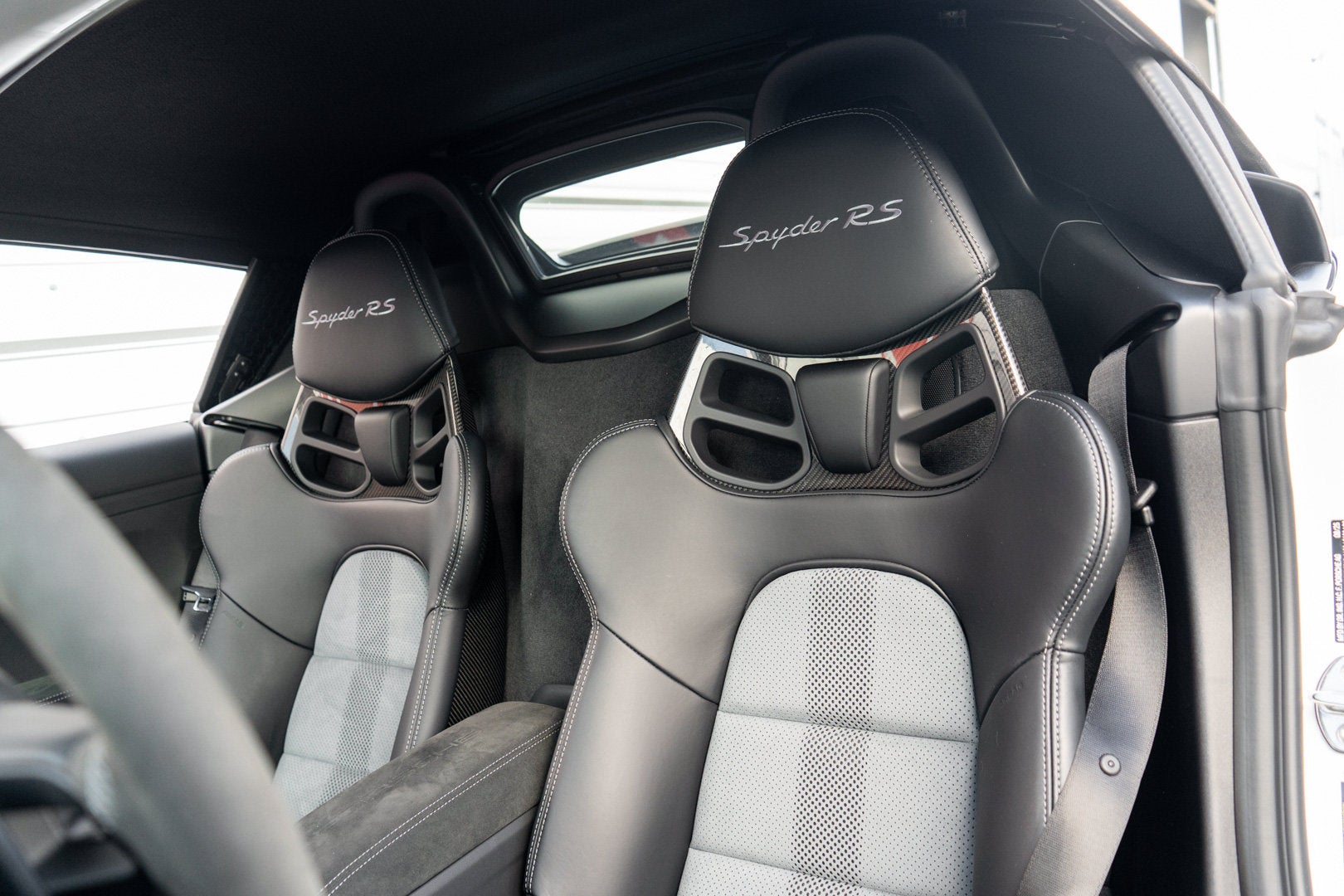 2025 Porsche 718 Spyder RS