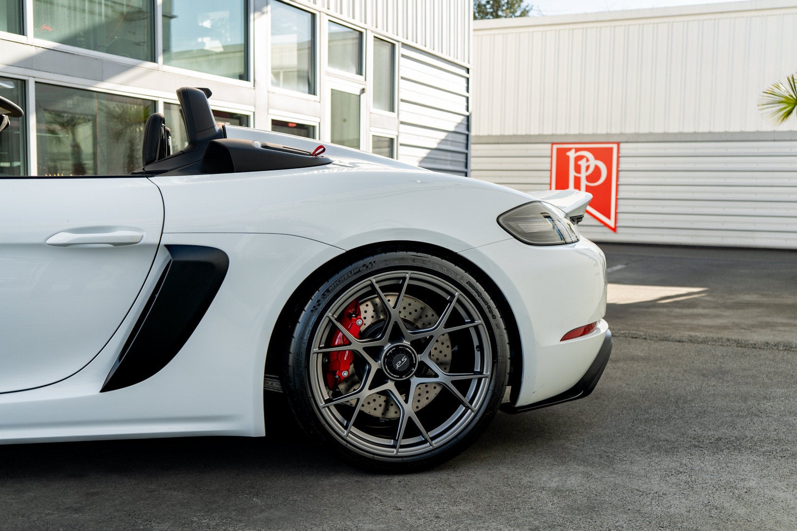 2025 Porsche 718 Spyder RS
