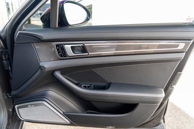 2019 Porsche Panamera Turbo S E-Hybrid