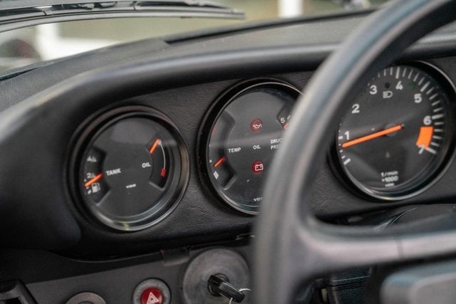 1985 Porsche 911 Carrera Cabriolet