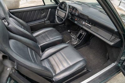 1985 Porsche 911 Carrera Cabriolet