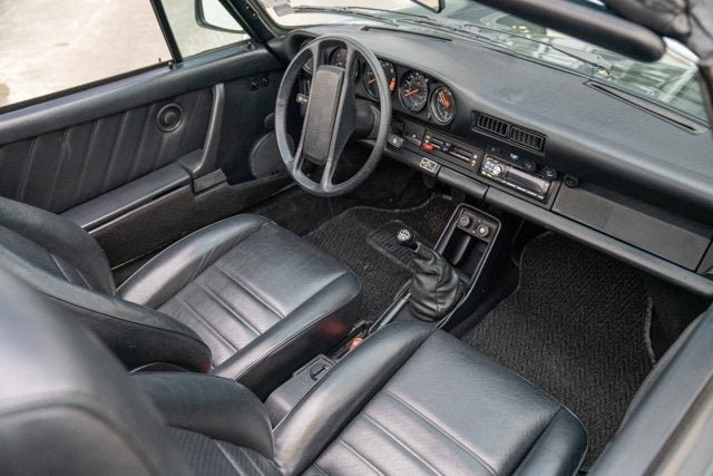 1985 Porsche 911 Carrera Cabriolet