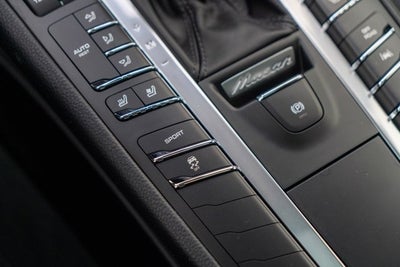 2018 Porsche Macan AWD