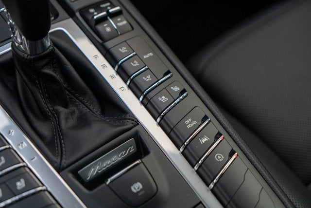 2018 Porsche Macan AWD