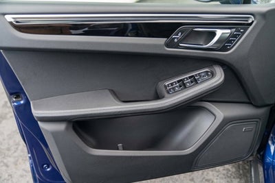 2022 Porsche Macan AWD