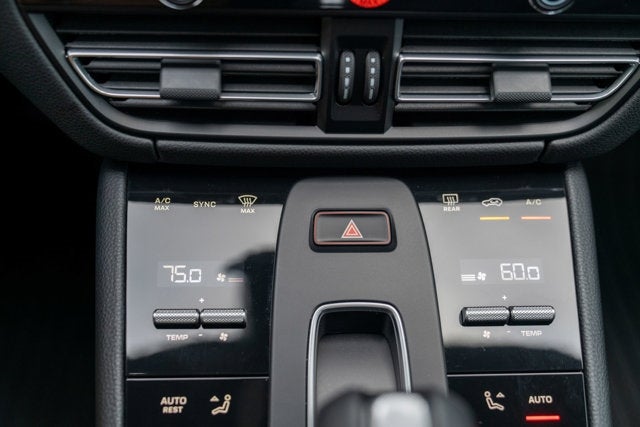 2022 Porsche Macan AWD