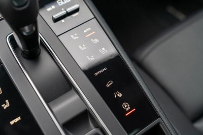 2022 Porsche Macan AWD