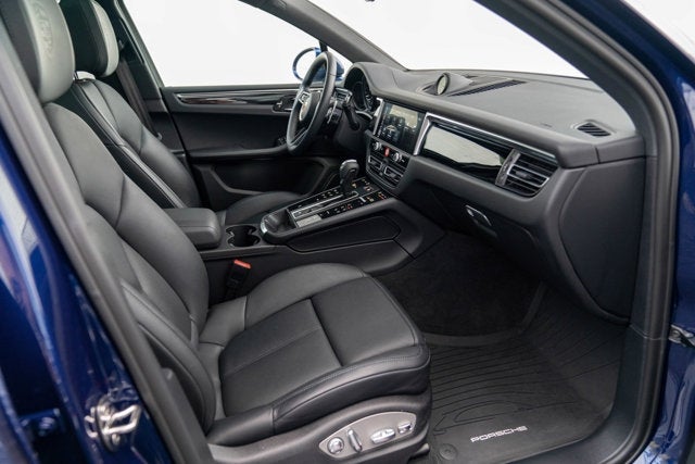 2022 Porsche Macan AWD