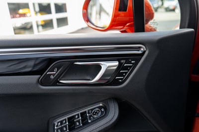 2024 Porsche Macan AWD