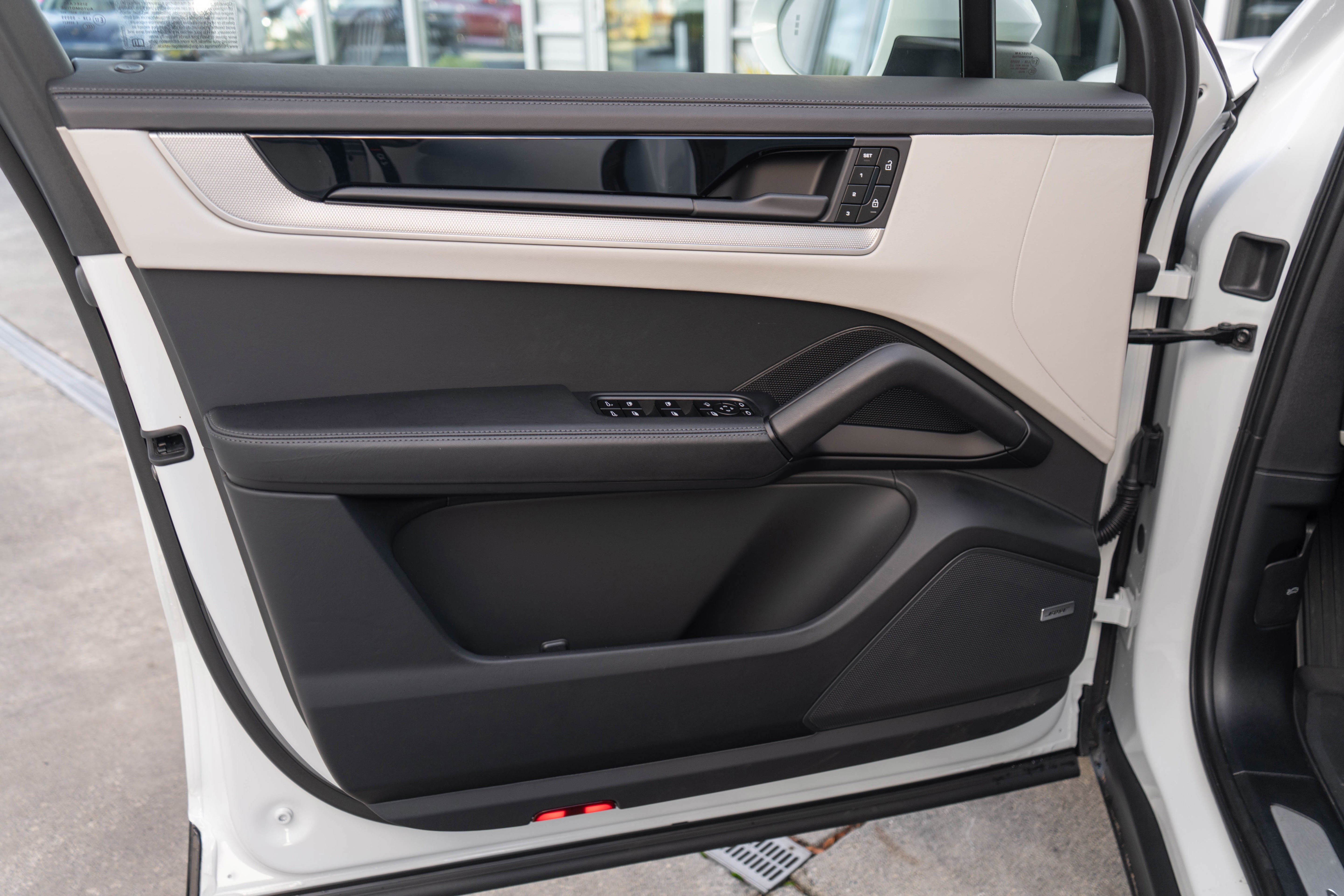 2024 Porsche Cayenne AWD