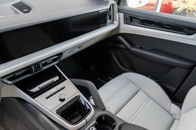 2024 Porsche Cayenne AWD