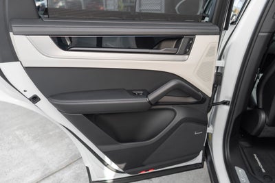 2024 Porsche Cayenne AWD