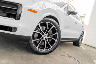 2024 Porsche Cayenne AWD