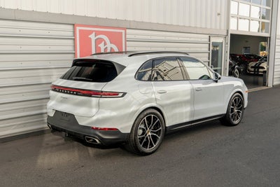2024 Porsche Cayenne AWD