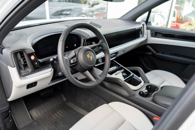 2024 Porsche Cayenne AWD