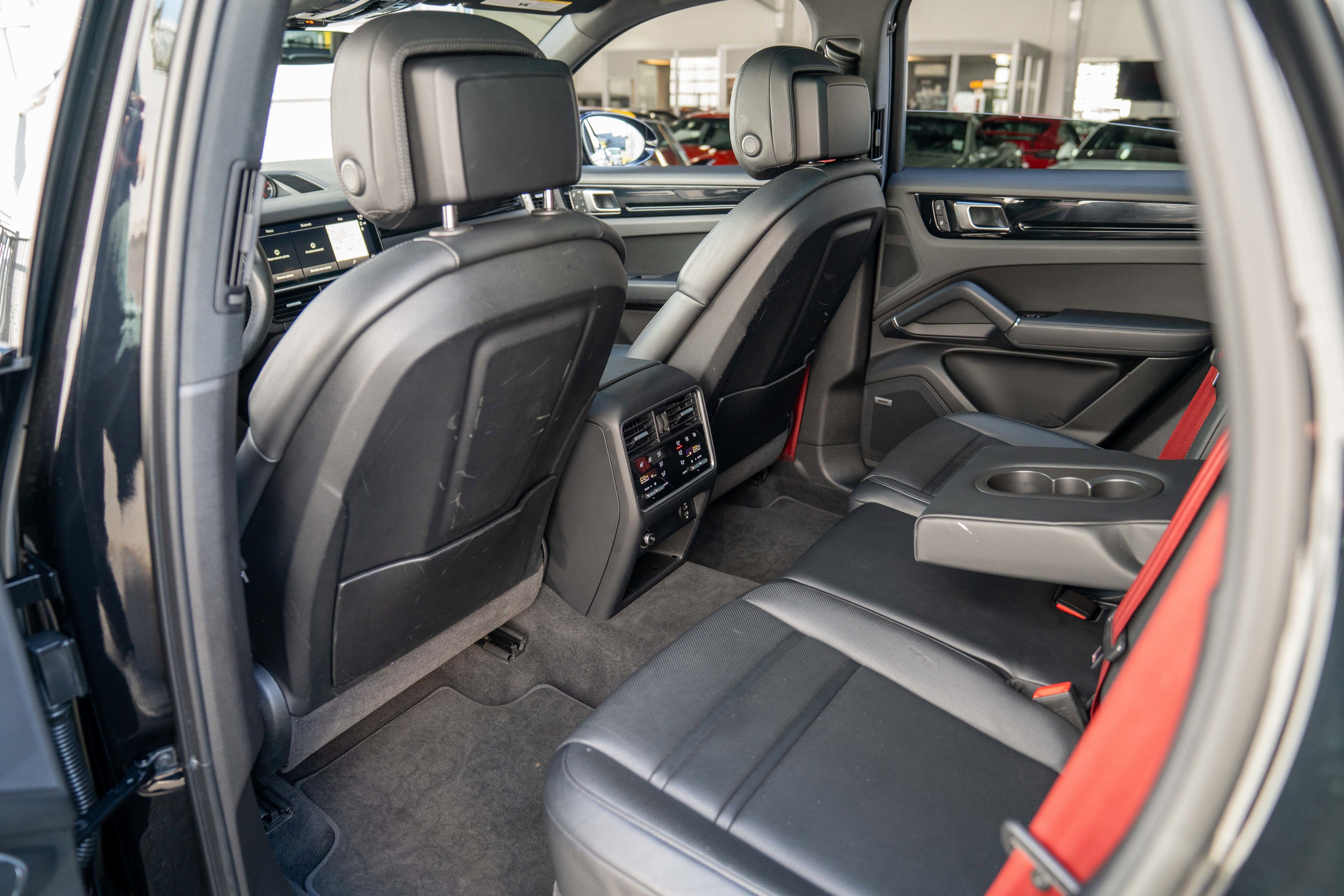 2022 Porsche Cayenne AWD